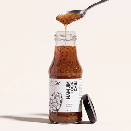 Nam Jim Look Chin: Flasche mit Löffel