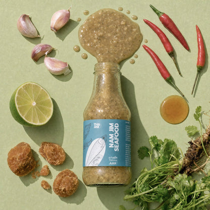 Nam Jim Seafood: geöffnetes Flasche mit Paste und Zutaten