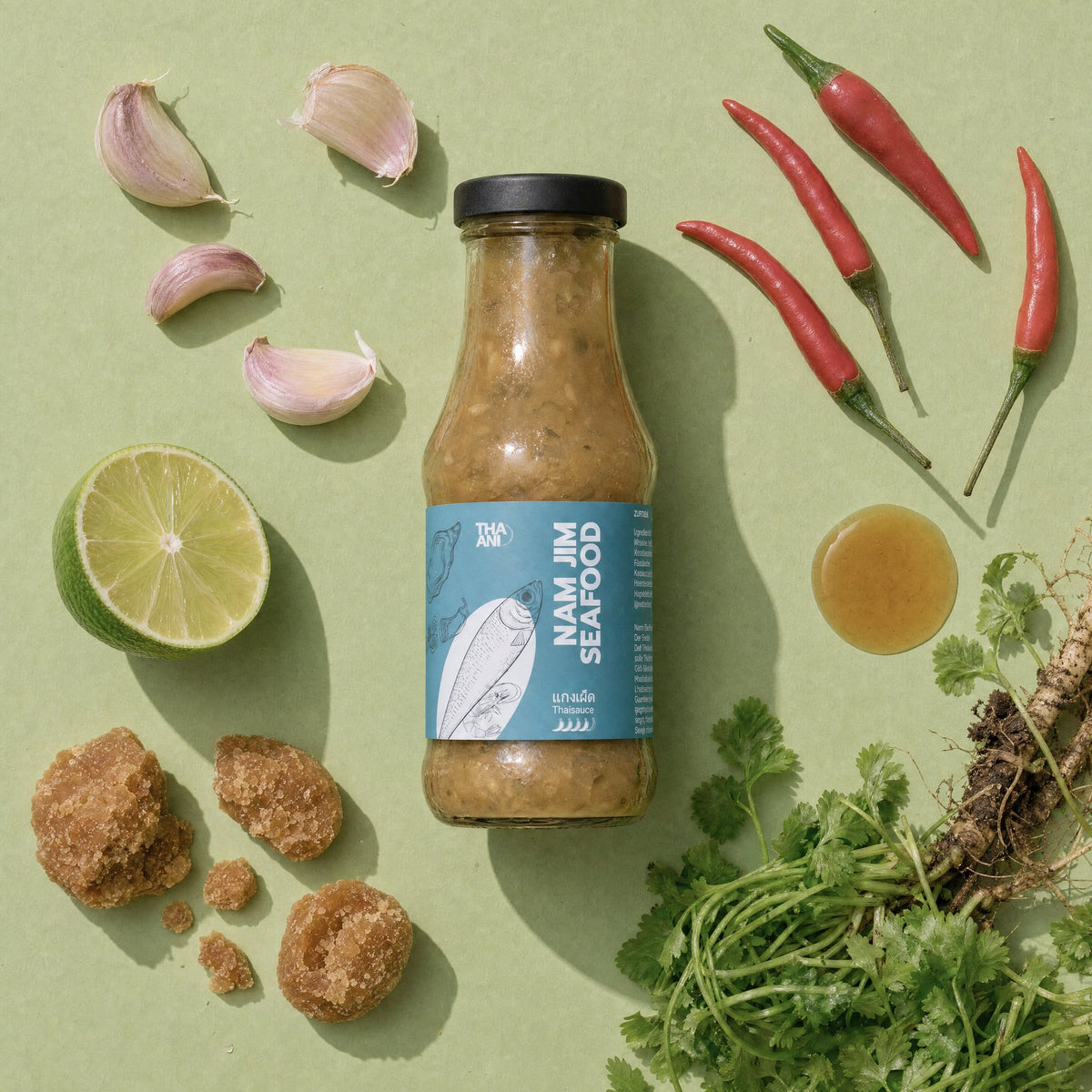 Nam Jim Seafood: Flasche mit frischen Zutaten