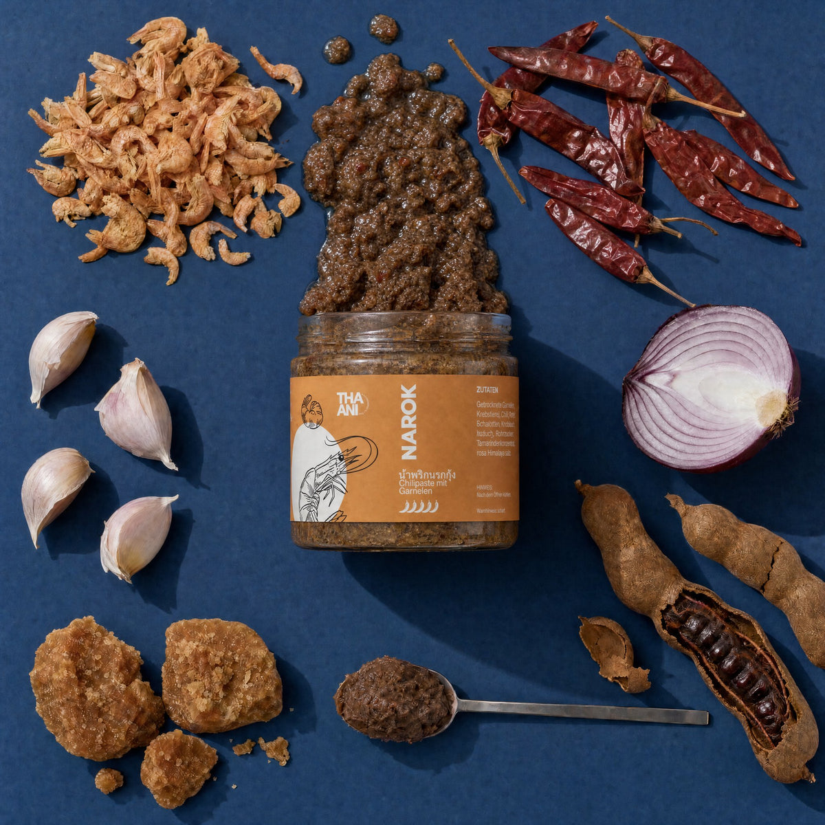 Narok: geöffnetes Glas mit Paste und Zutaten