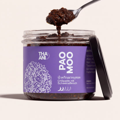 Pao Moo: Glas mit Löffel
