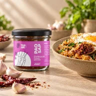 Pao Sap — Pasta di peperoncino extra piccante con piatto servito