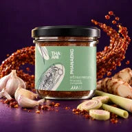 Phanaeng — Currypaste für Phanaeng mit Zutaten und Gewürzen