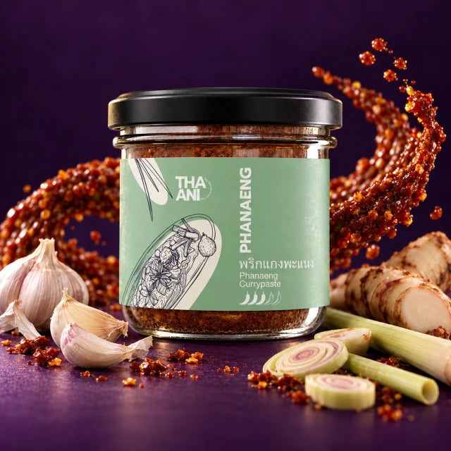 Phanaeng — Currypaste für Phanaeng mit Zutaten und Gewürzen