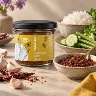 Tadaeng — Chilipaste mit Fisch mit serviertem Gericht